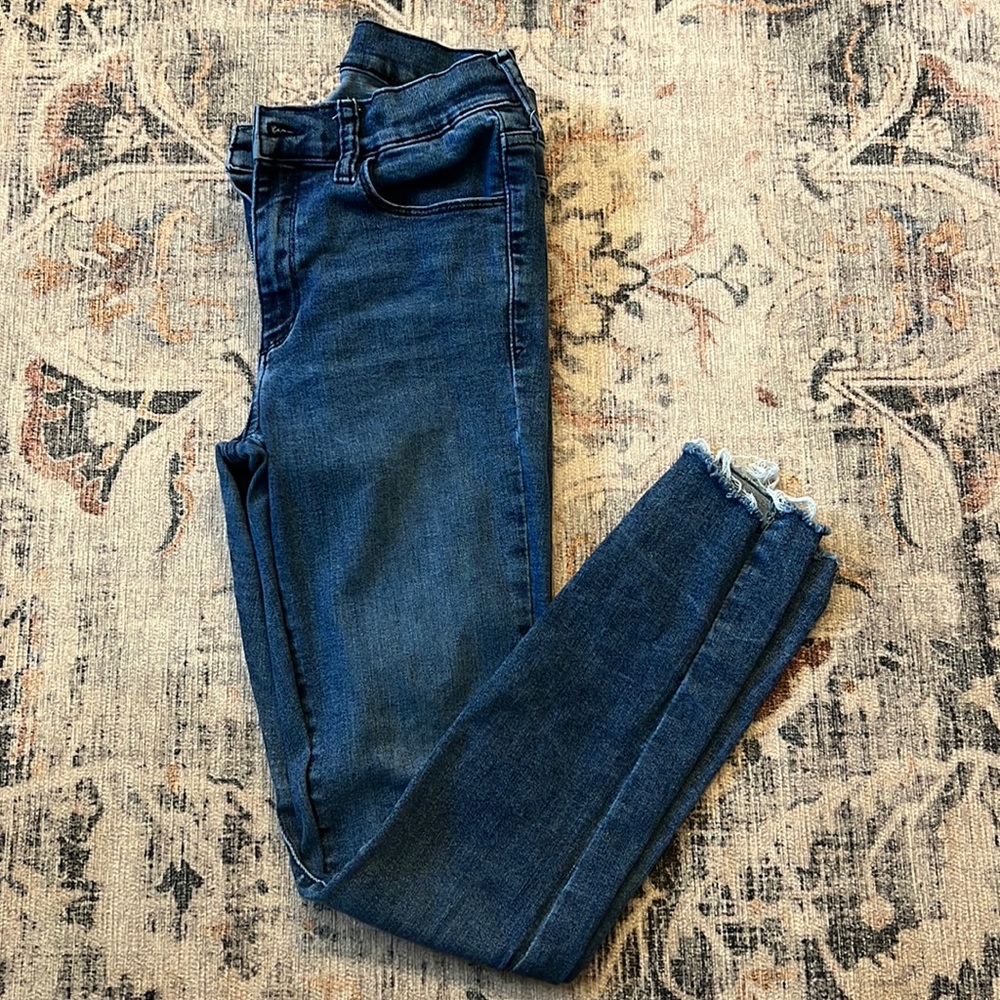 Gap skinny jeans with frayed hem